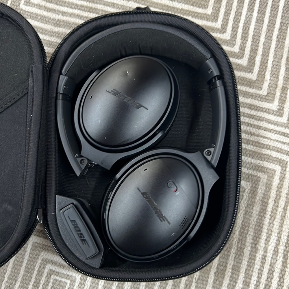 Bose QC35 noise cancelling headphones